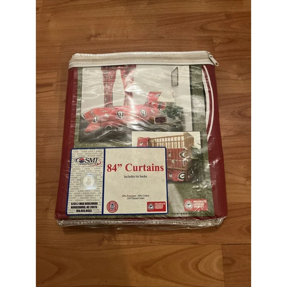 Georgia Bulldogs Curtain 2-Piece Matching Panel Set 84